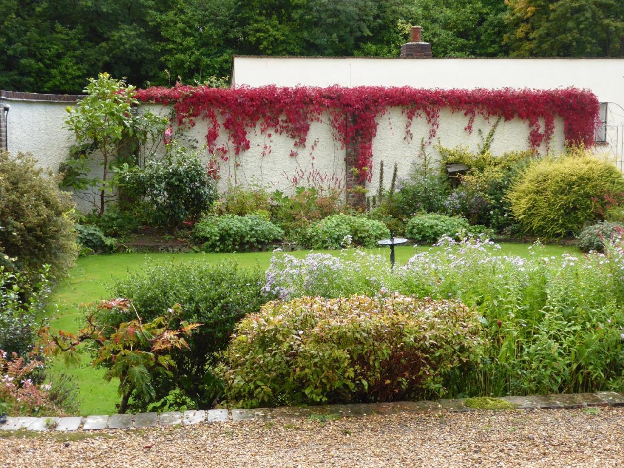 Hotel Orchard Paddocks Guildford Exterior foto